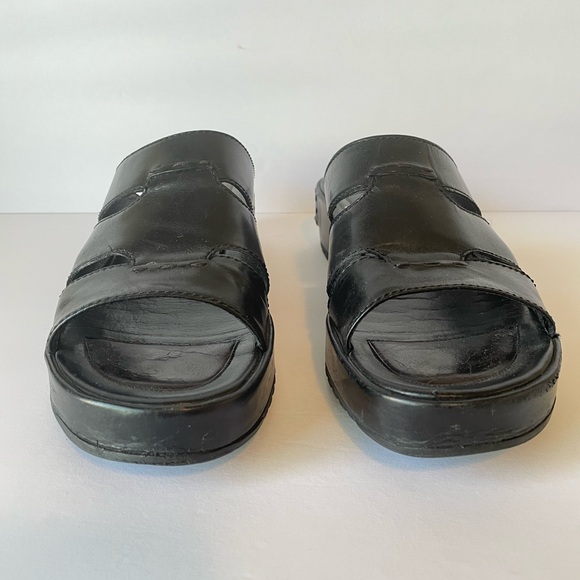 Black Leather Cole Haan Sandals. Size 10 - Picture 2 of 8